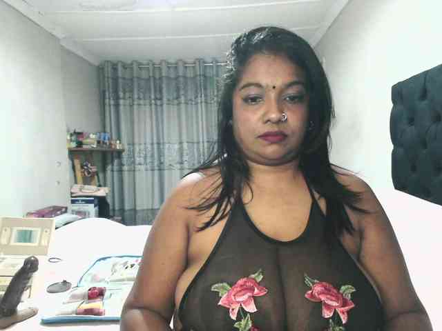 Indianmayaxoxo webcam