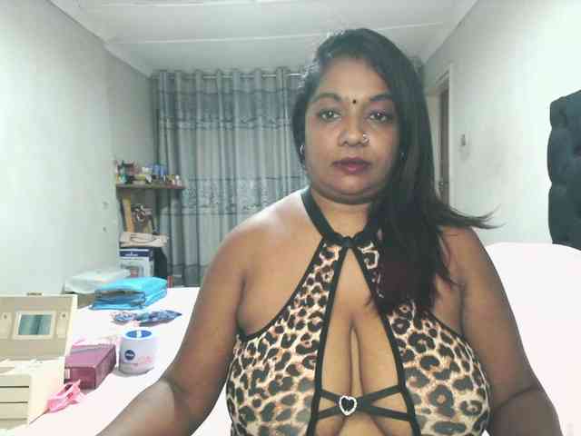 Indianmayaxoxo webcam