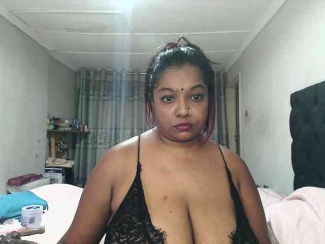 Indianmayaxoxo webcam