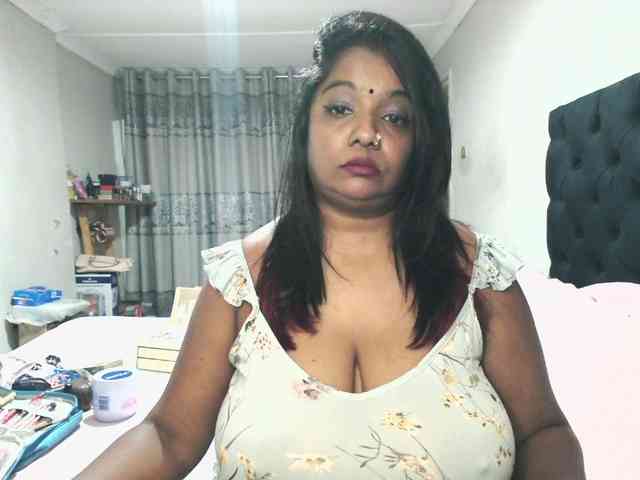 Indianmayaxoxo webcam