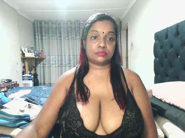 Indianmayaxoxo webcam