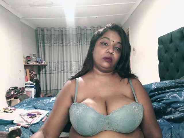 Indianmayaxoxo webcam