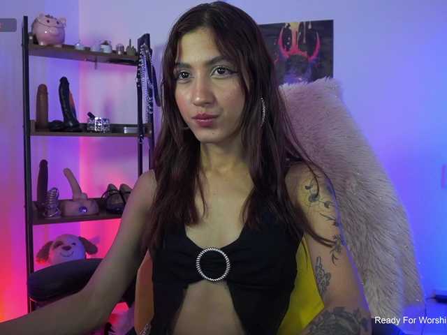 MissKorrah's BongaCams show and profile