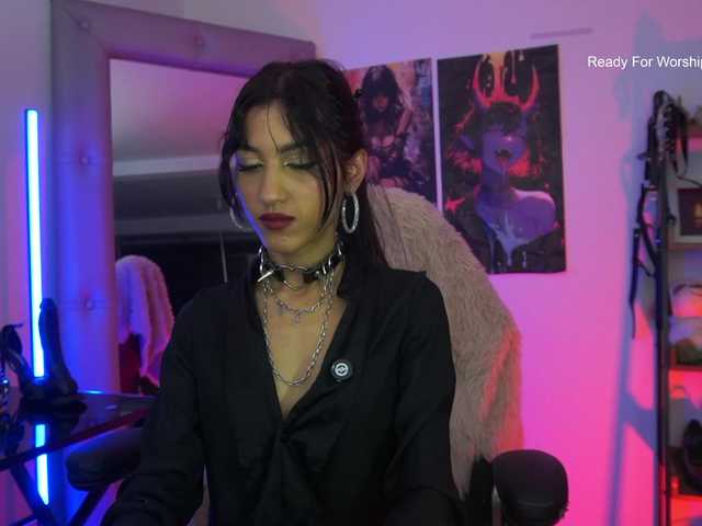 MissKorrah's BongaCams show and profile