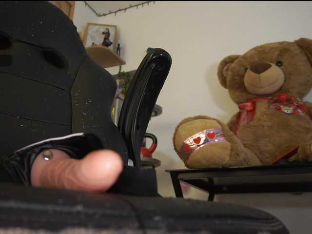 go to chat with Littlegoddessx