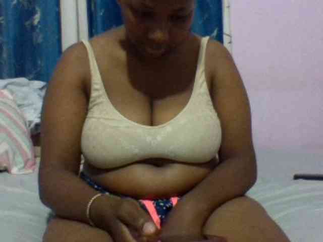 bigtits-girl webcam