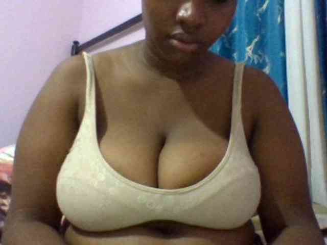 bigtits-girl webcam