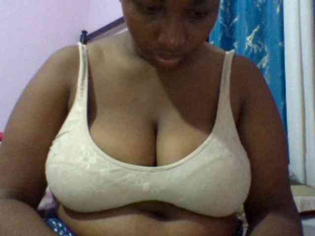 bigtits-girl webcam