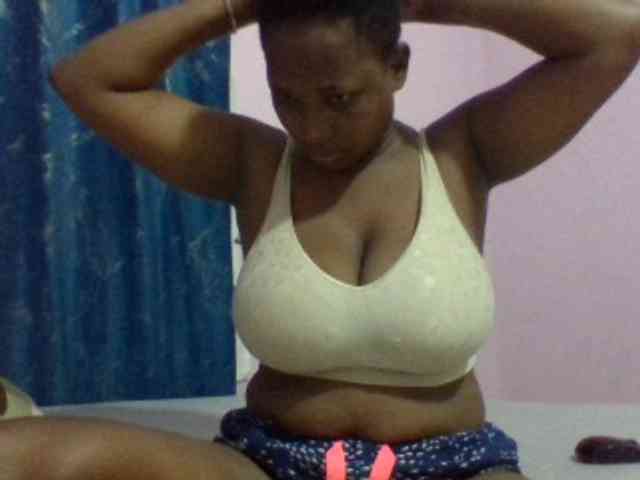 bigtits-girl webcam