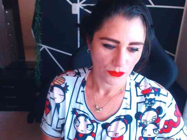 chatting live JIMENAMILFX