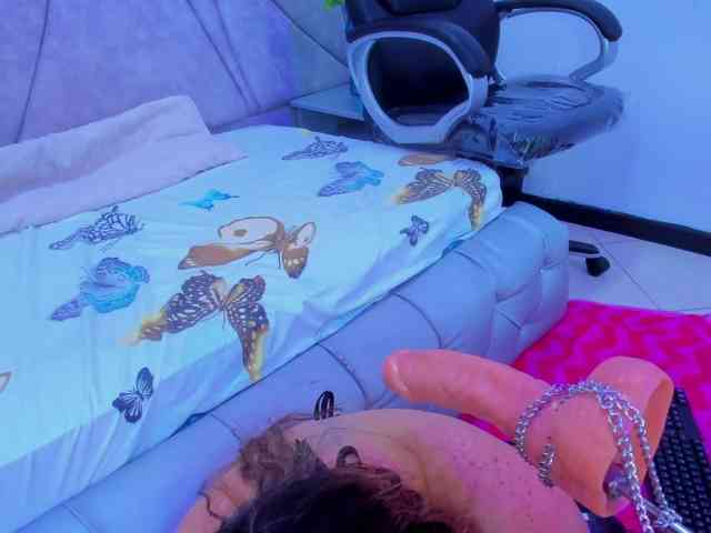 juliethawhite webcam