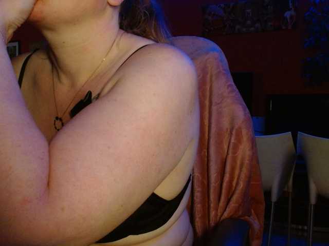 Petitoiseaucoquine's BongaCams show and profile