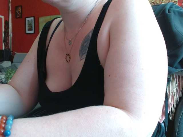 Petitoiseaucoquine's BongaCams show and profile