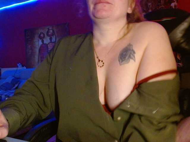 Petitoiseaucoquine's BongaCams show and profile