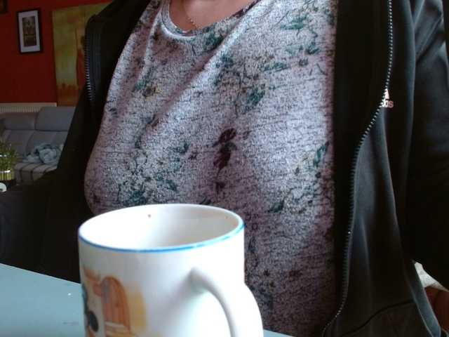 Petitoiseaucoquine's BongaCams show and profile