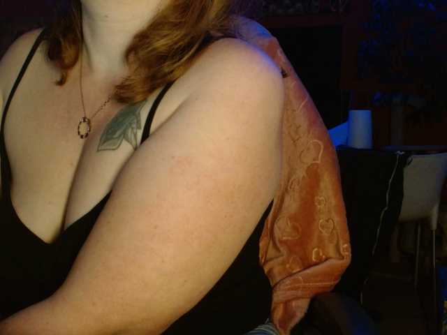 Petitoiseaucoquine's BongaCams show and profile