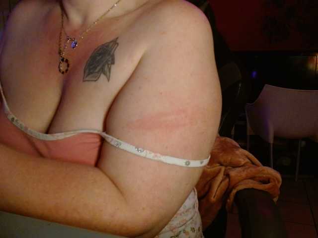 Petitoiseaucoquine's BongaCams show and profile