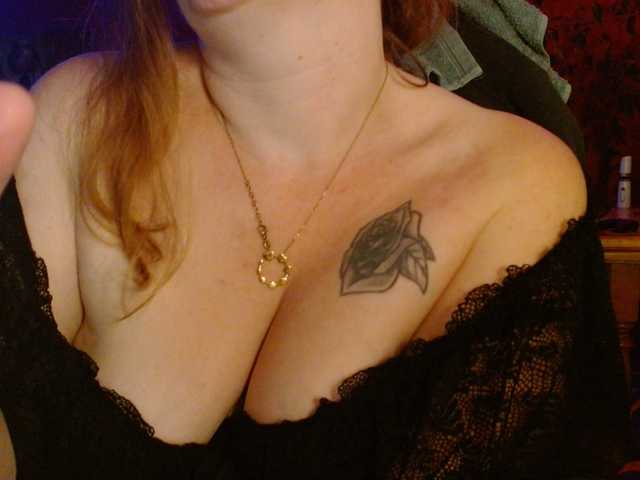 Petitoiseaucoquine's BongaCams show and profile