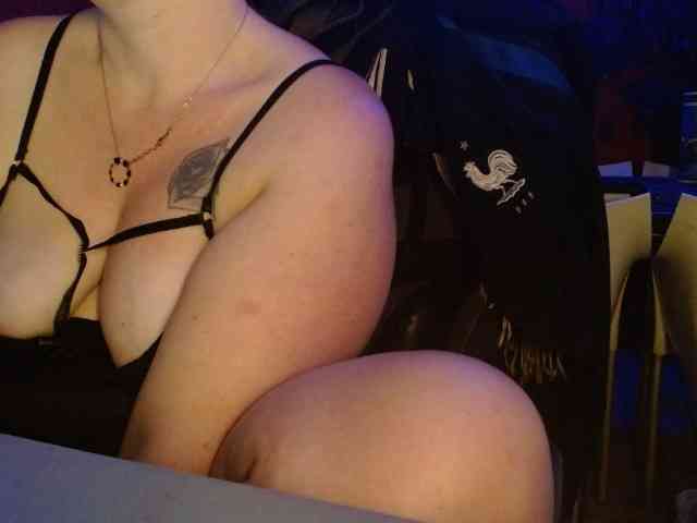 Petitoiseaucoquine webcam