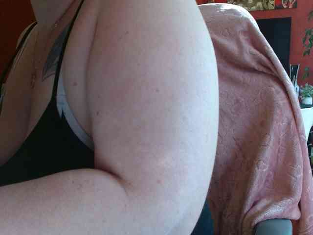 Petitoiseaucoquine webcam