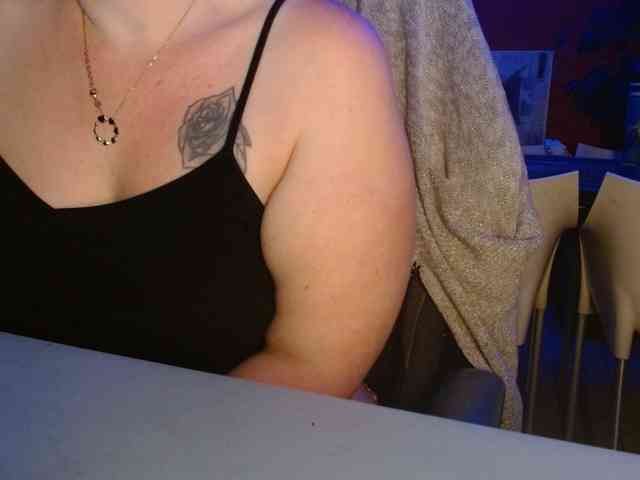 Petitoiseaucoquine webcam