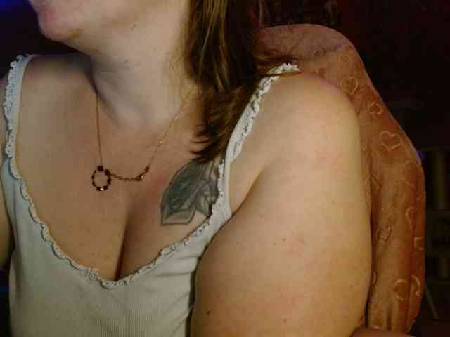 Petitoiseaucoquine webcam