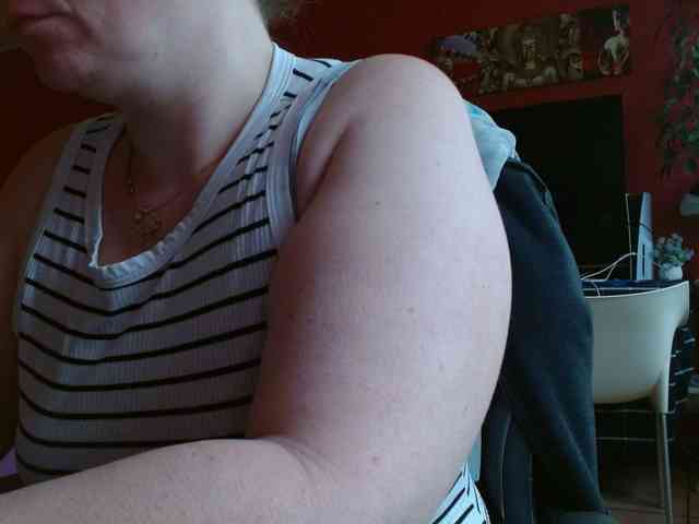 Petitoiseaucoquine webcam