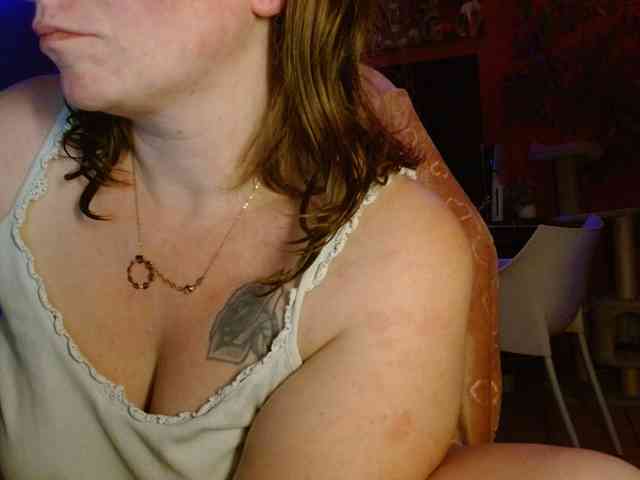 Petitoiseaucoquine webcam