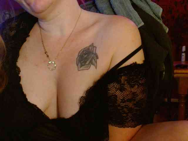 Petitoiseaucoquine webcam