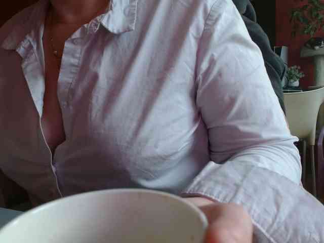 Petitoiseaucoquine webcam