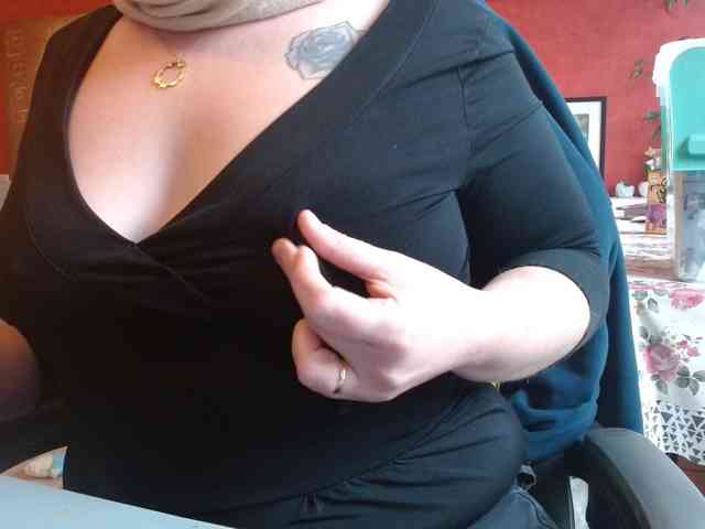 Petitoiseaucoquine webcam