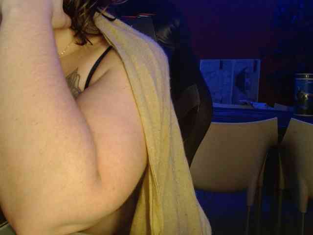 Petitoiseaucoquine webcam