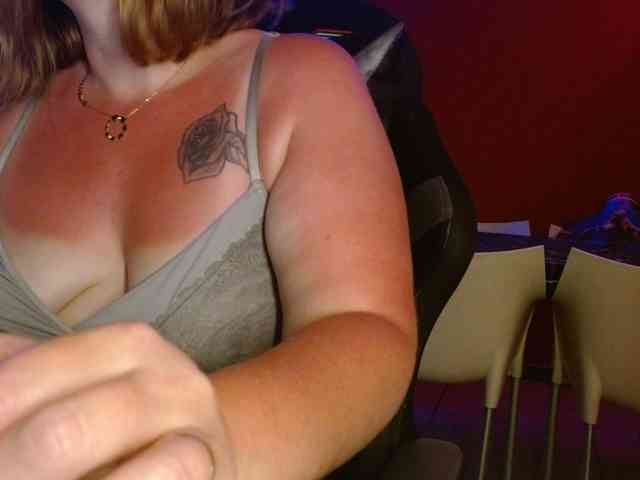 Petitoiseaucoquine webcam