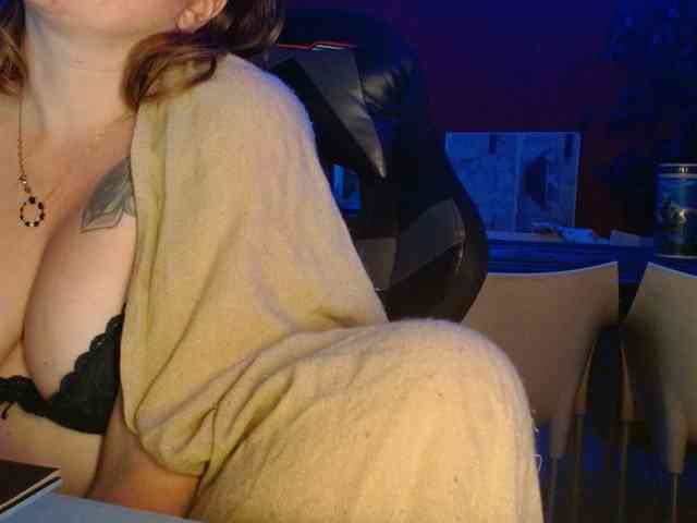 Petitoiseaucoquine webcam