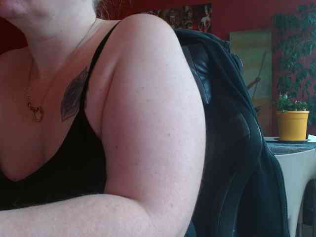 Petitoiseaucoquine webcam