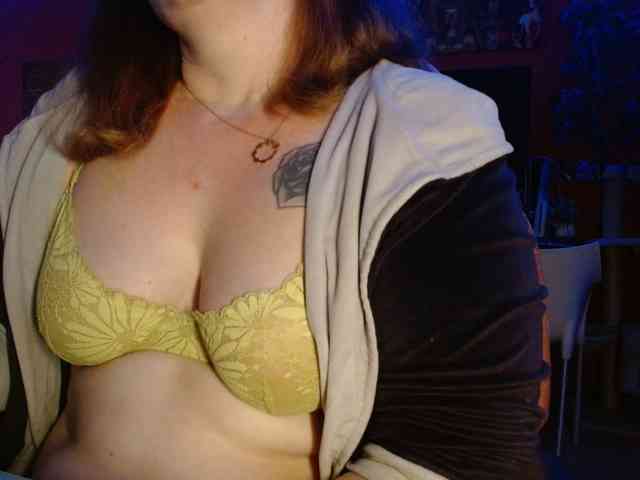 Petitoiseaucoquine webcam