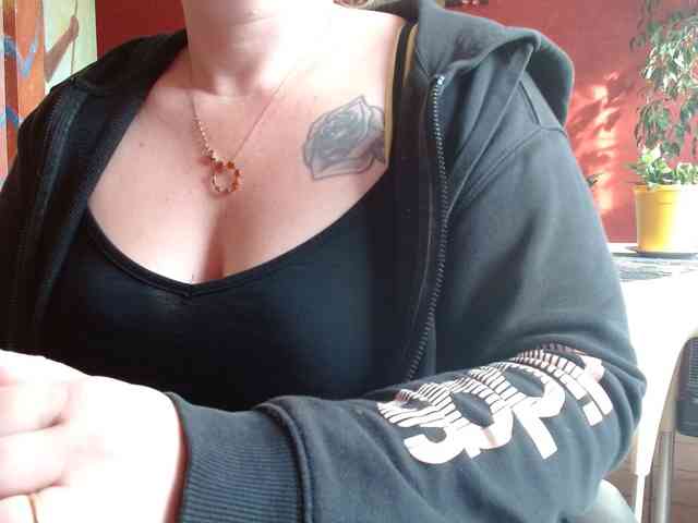 Petitoiseaucoquine webcam