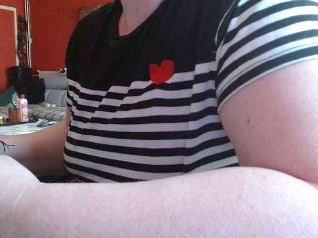 Petitoiseaucoquine webcam