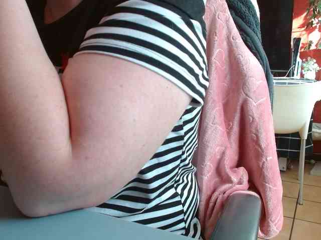 Petitoiseaucoquine webcam