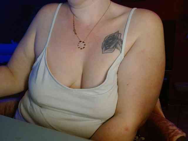 Petitoiseaucoquine webcam