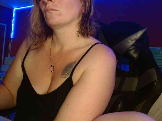 Petitoiseaucoquine webcam
