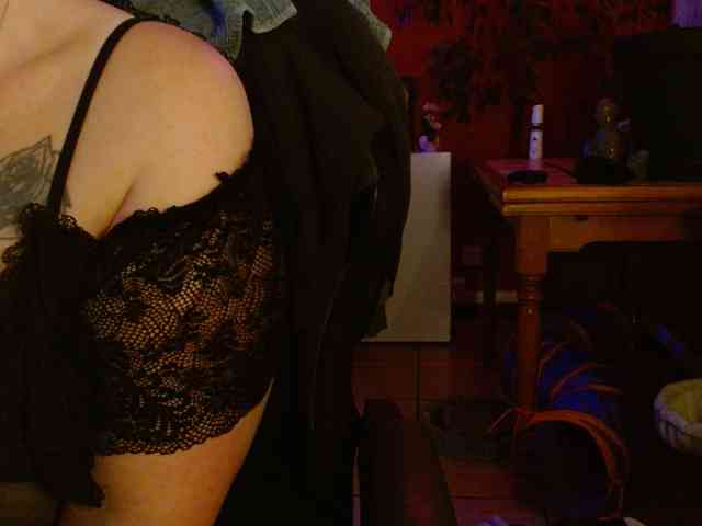 Petitoiseaucoquine webcam