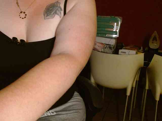 Petitoiseaucoquine webcam