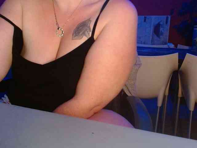 Petitoiseaucoquine webcam