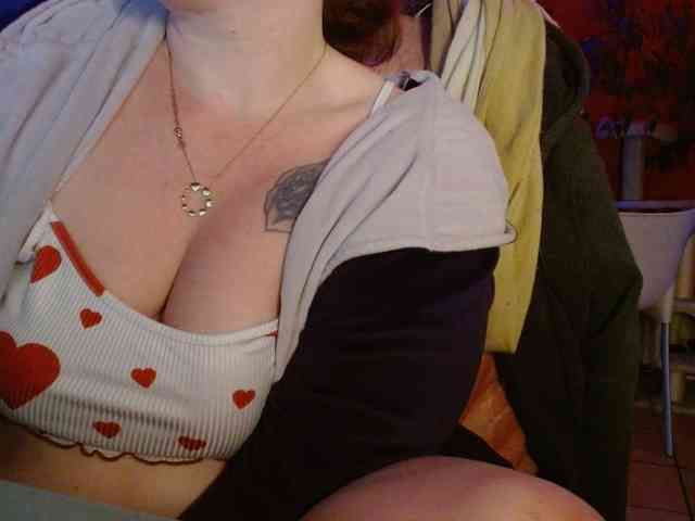 Petitoiseaucoquine webcam