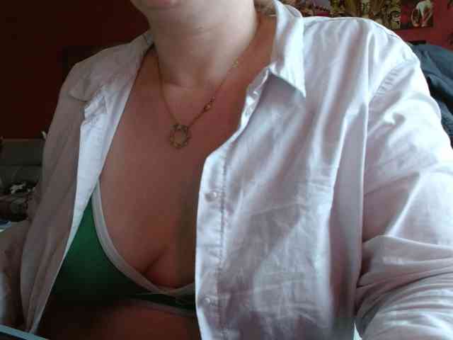 Petitoiseaucoquine webcam