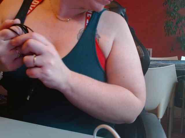 Petitoiseaucoquine webcam