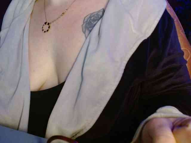 Petitoiseaucoquine webcam