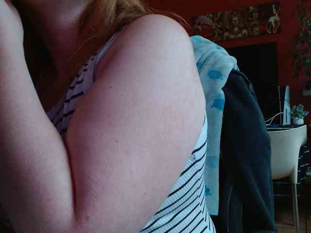 Petitoiseaucoquine webcam