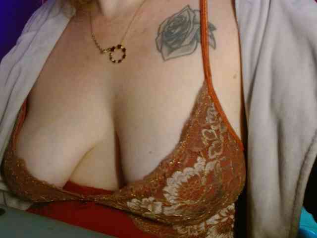 Petitoiseaucoquine webcam